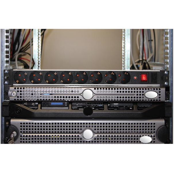 BLOC MULTIPRISE - 8 PRISES - TERRE ALLEMANDE