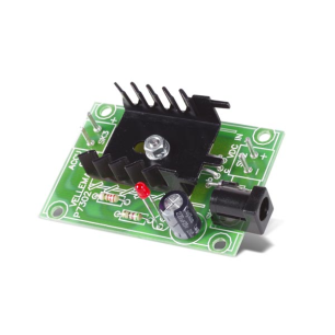 CHARGEUR UNIVERSEL DE PILES - LOW-COST