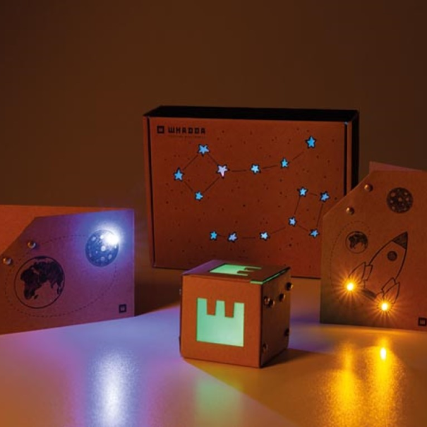 Tape-o-Tronics boîte de bricolage, projets DIY créatifs avec du carton et des LEDs