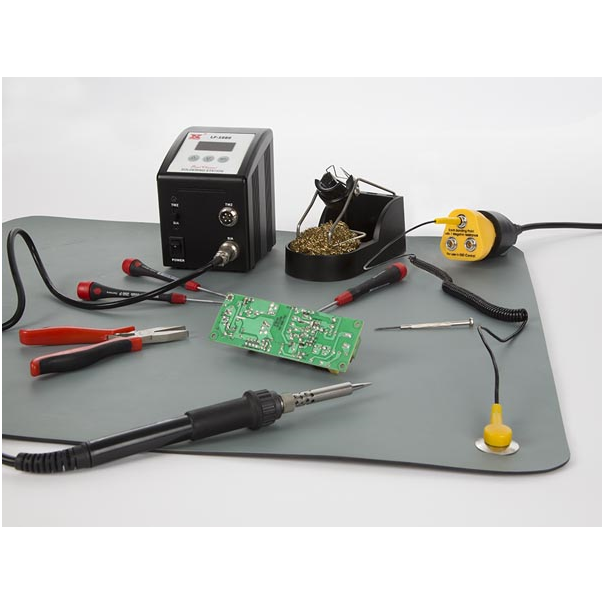 FICHE DE MISE À LA TERRE POUR TAPIS ANTISTATIQUE - EUROPE FICHE DE MISE À LA TERRE POUR TAPIS ANTISTATIQUE - EUROPE