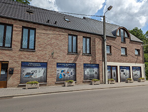 Façade du magasin Mantec, à Saint-Servais (Namur)